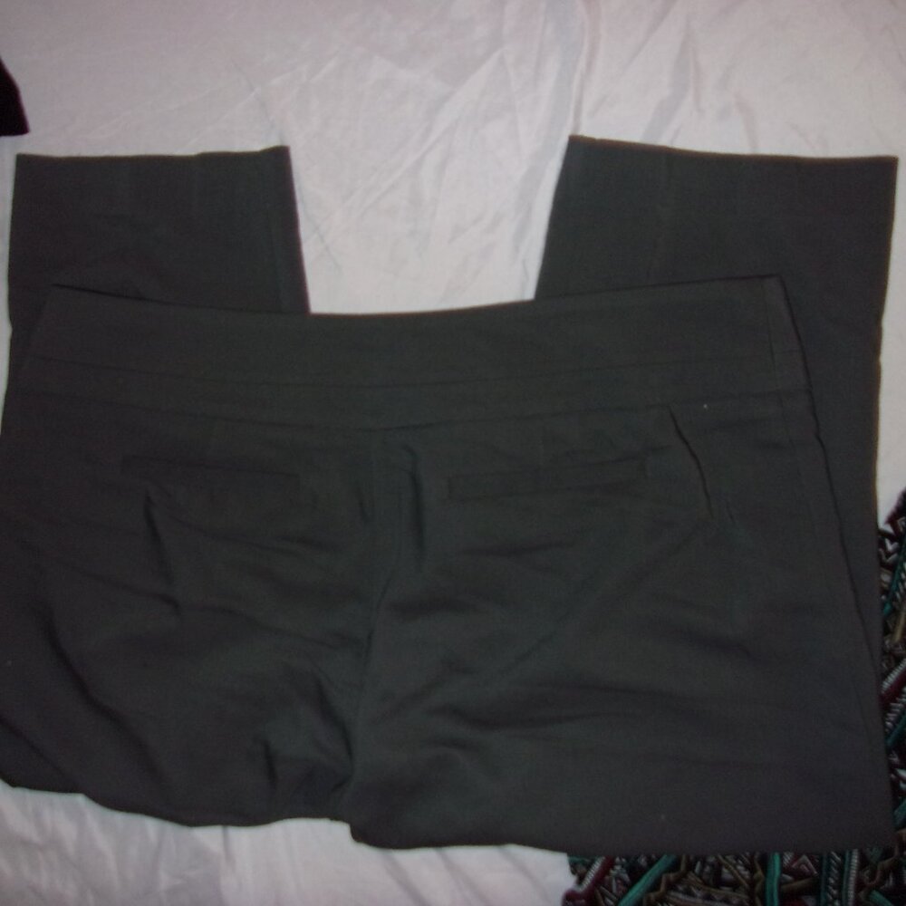 size 12 p 12p gray  womens capris long shorts twelve casual dress torie